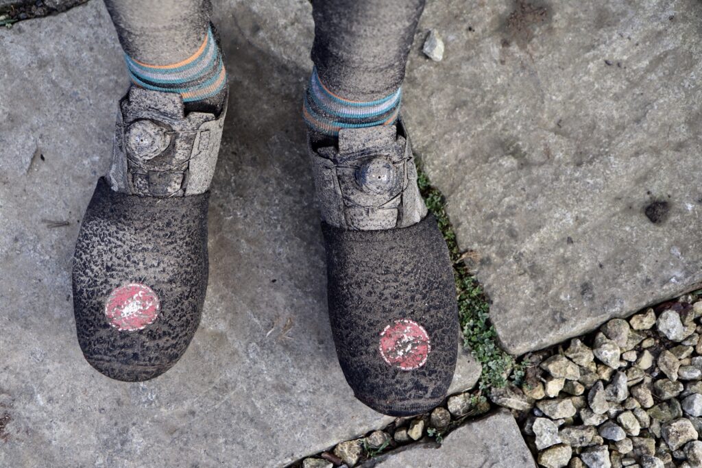 Specialized S-Works Exos shoes muddy3.jpg