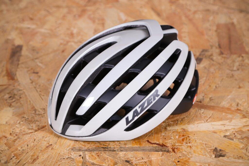 Lazer Z1 KinetiCore Helmet A truly exceptional bike helmet