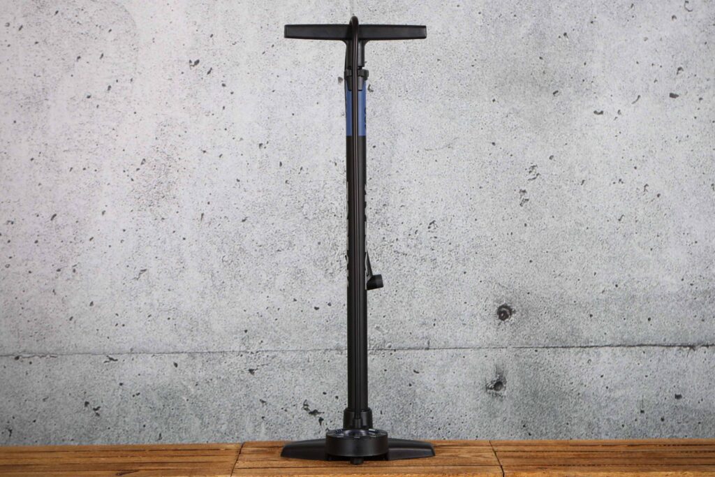 Topeak JoeBlow Roadie EX A tried and tested floor pump that will last you years
