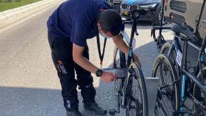 Vuelta motor doping check (@lavuelta/Twitter)
