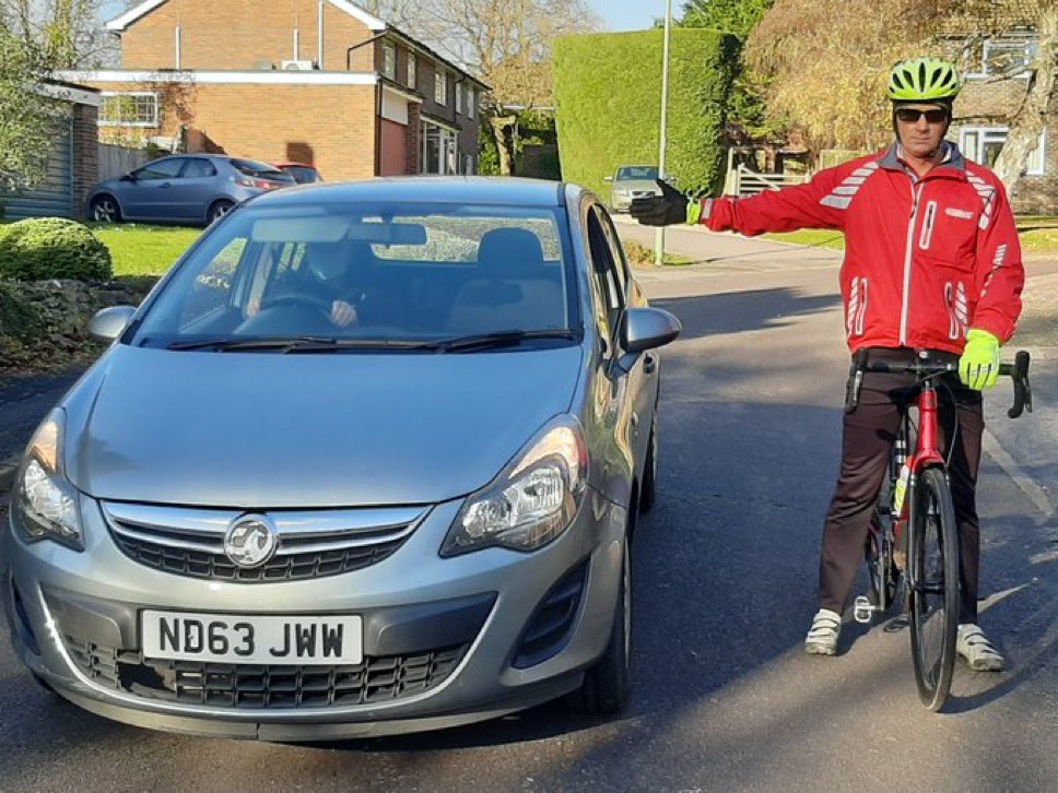 Thames Valley Police criticised for ‘safe’ overtake post (Thames Valley Police Roads Policing)