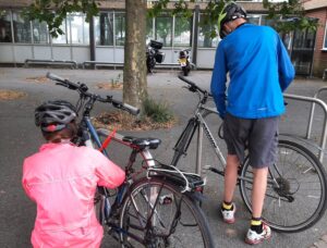 Thames Valley Police ‘Cyclists, be safer, be seen’ post (Thames Valley Police Roads Policing)