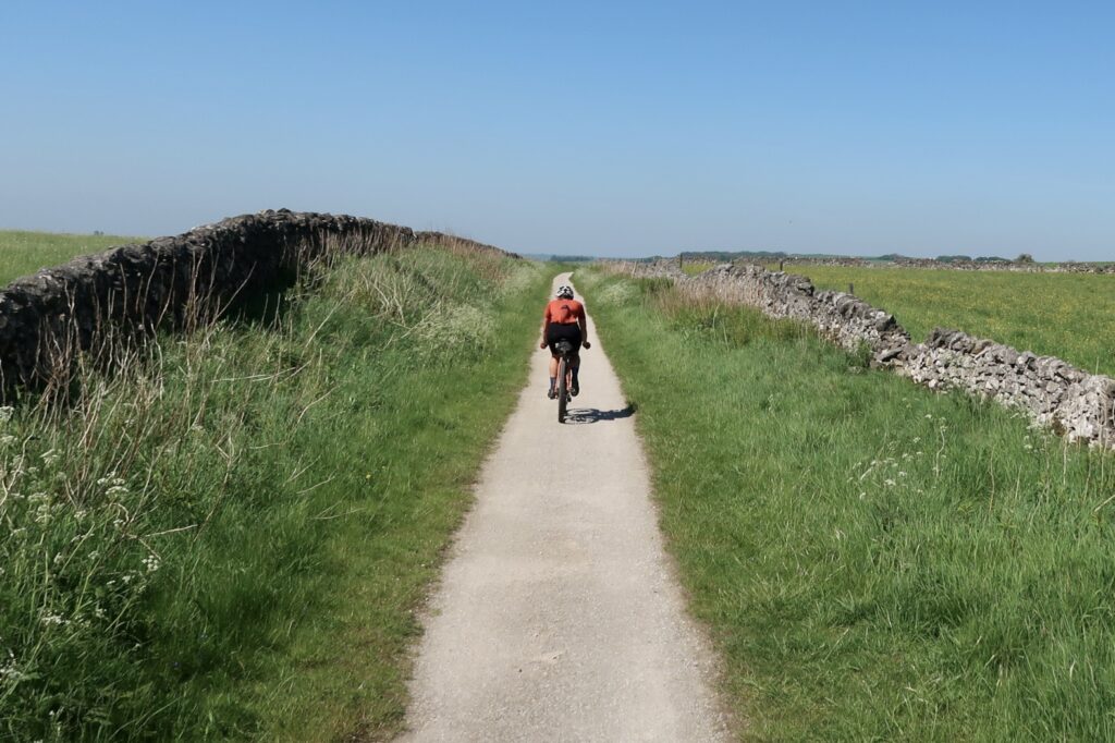 Tor Divide &ndash; Pennine Bridleway Path.JPG