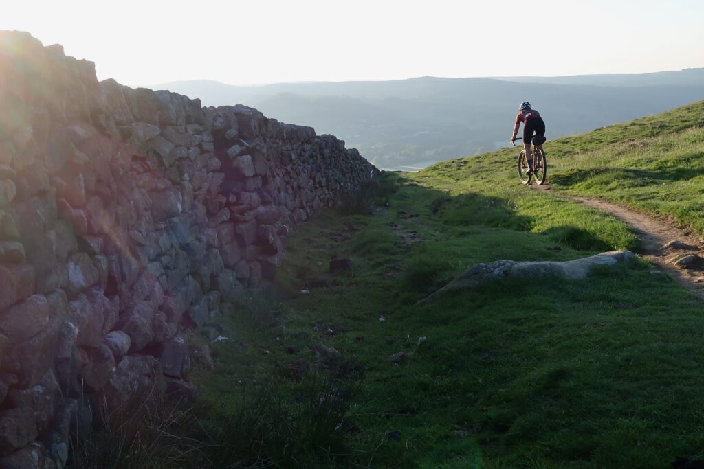 Tor Divide – Towards Hathersage.JPG