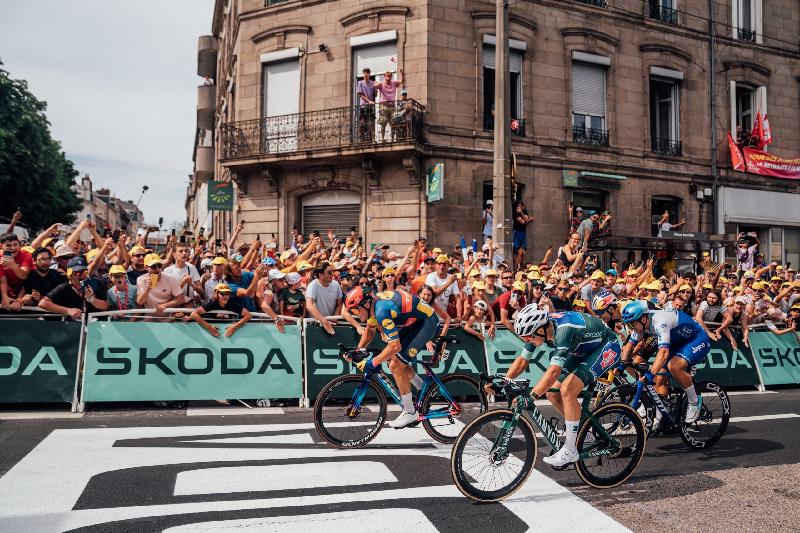 Mads Pedersen beats Jasper Philipsen, stage eight, 2023 Tour de France (Zac Williams/SWpix.com)