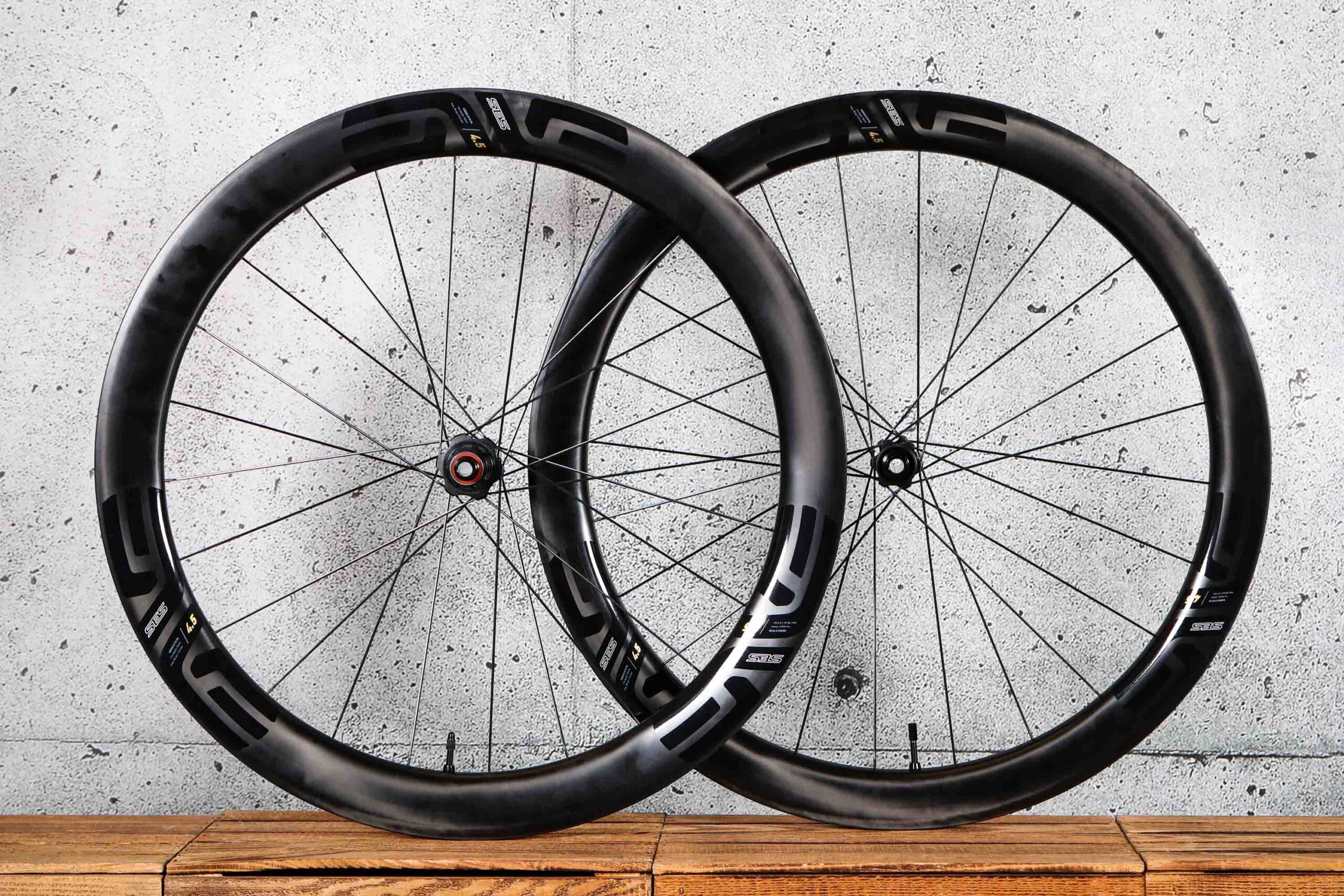 Enve SES 4.5 wheelset The best hookless wheels on the market