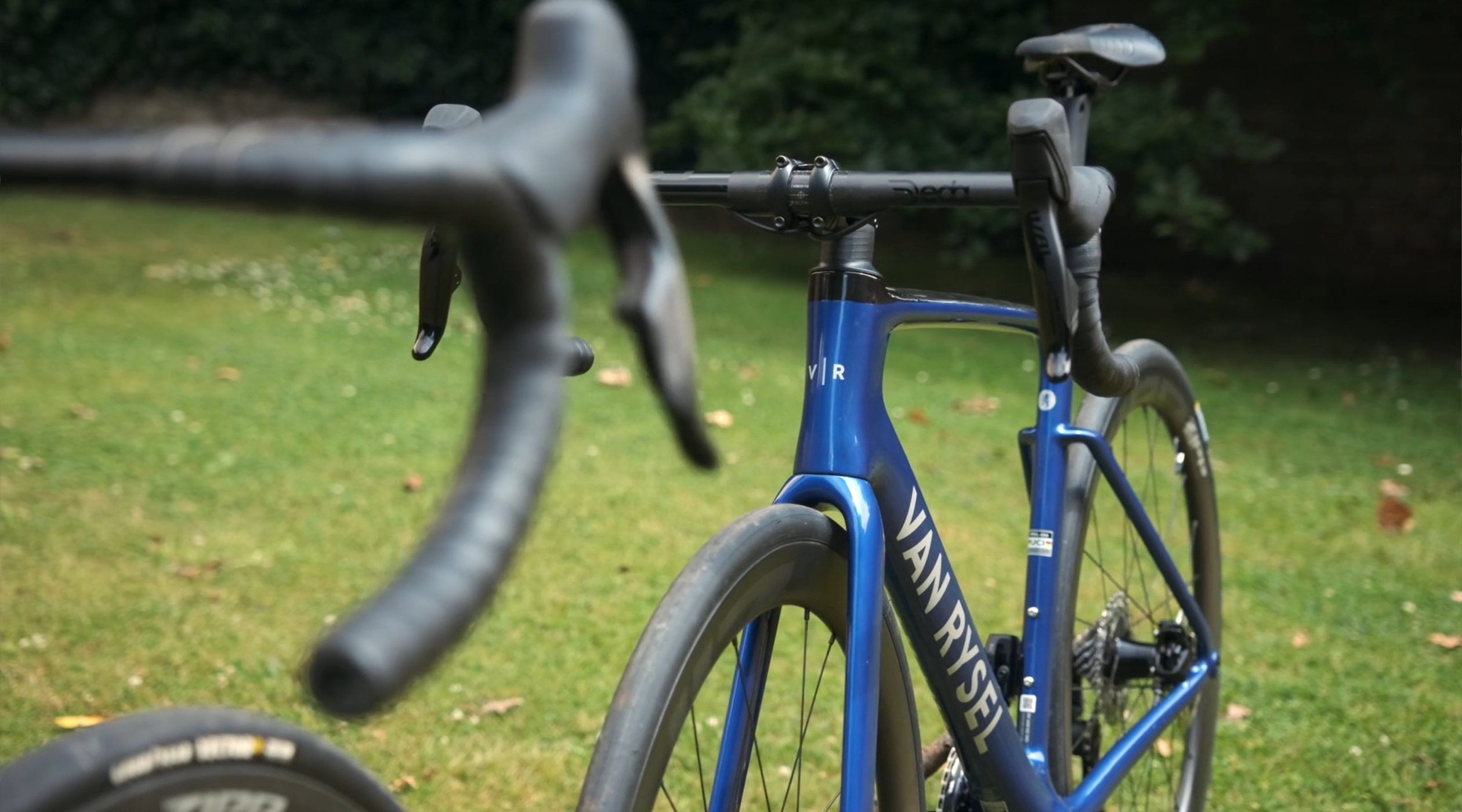2024 midrange bike vs superbike van rysel rcr front end