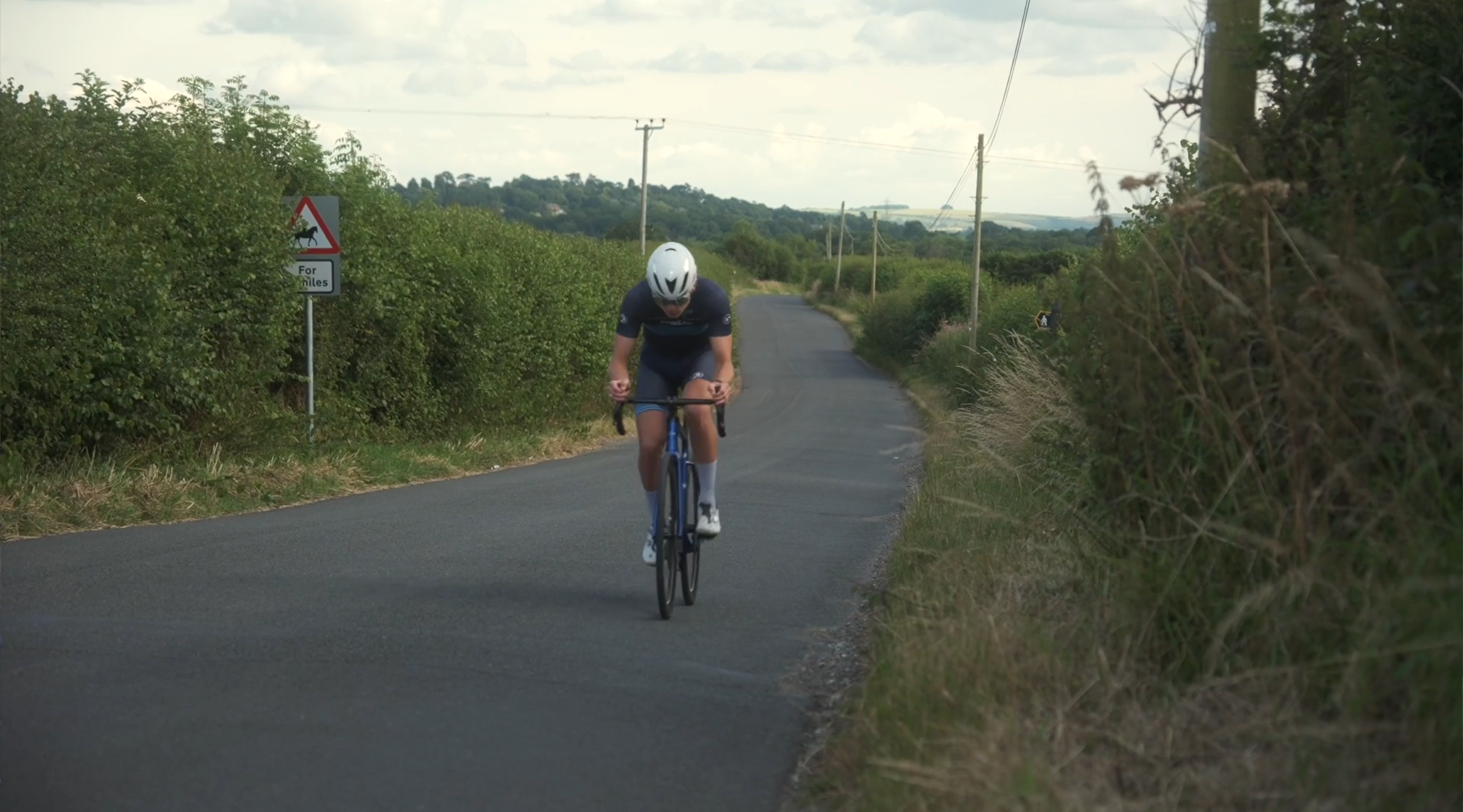 2024 midrange bike vs superbike flat test 1