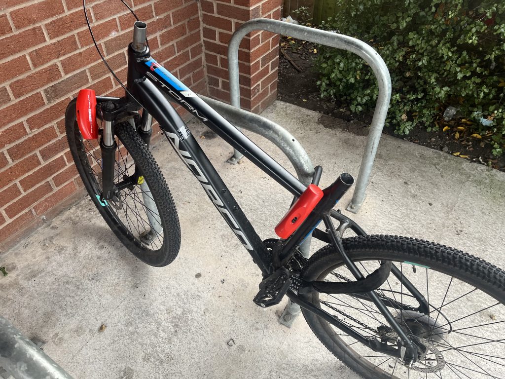 Jack&rsquo;s stolen bars and seatpost + DIB-Series D-lock