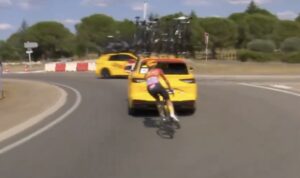 Uno-X team cars barely avoid crashing into each other