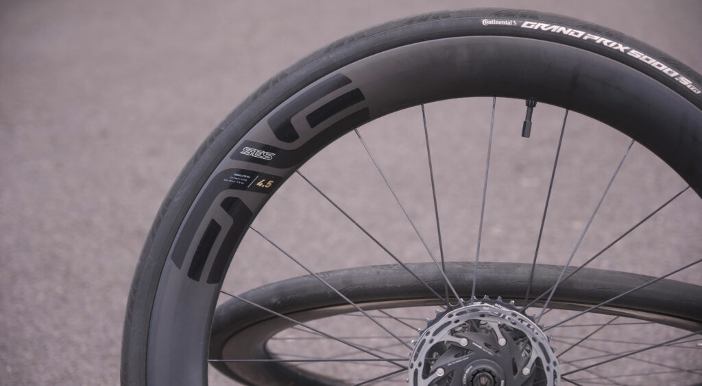 2024 ENVE SES 4.5 with tyre fitted valve cap.jpg