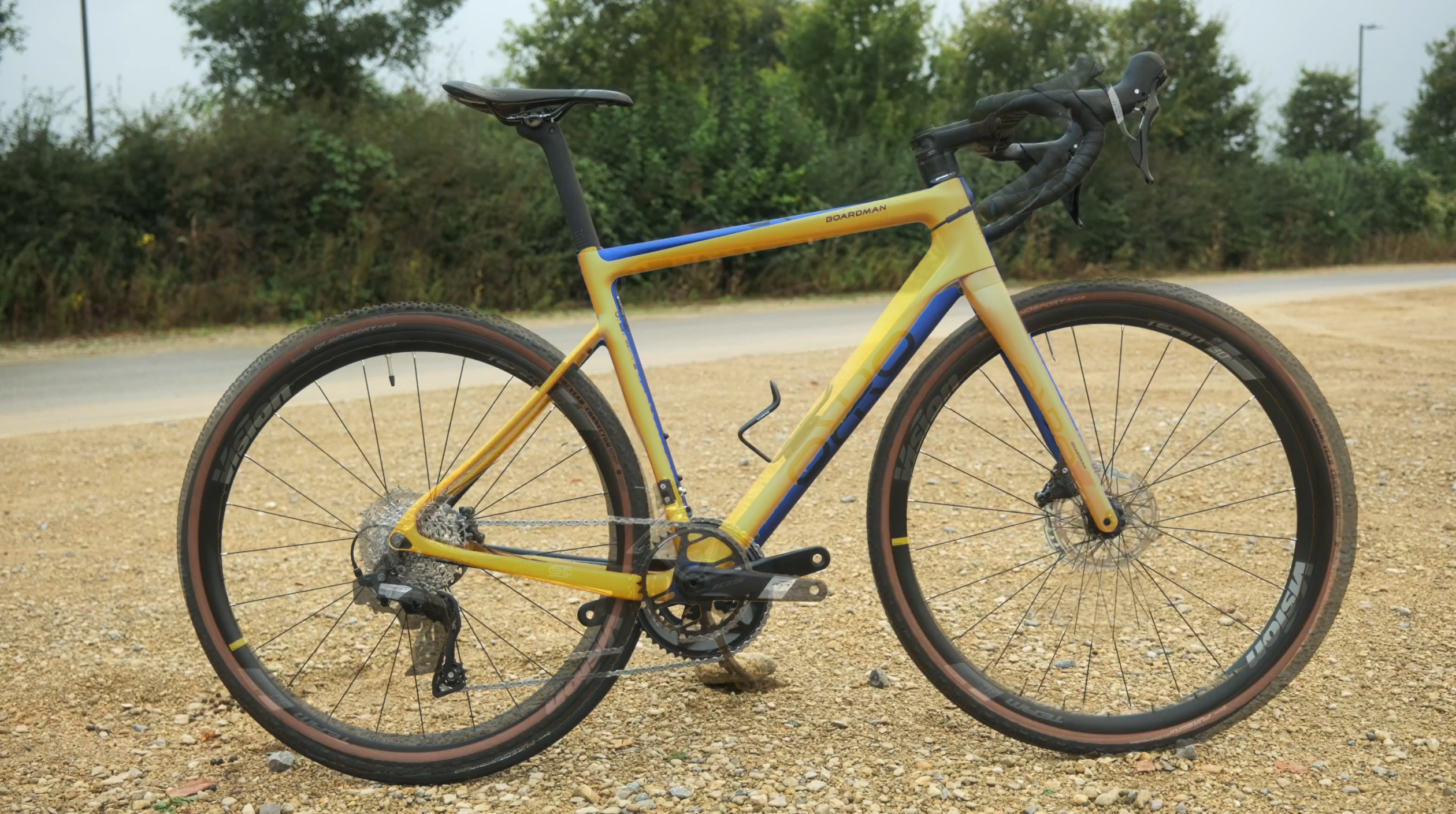 2024 road bike vs gravel bike geometry overlay