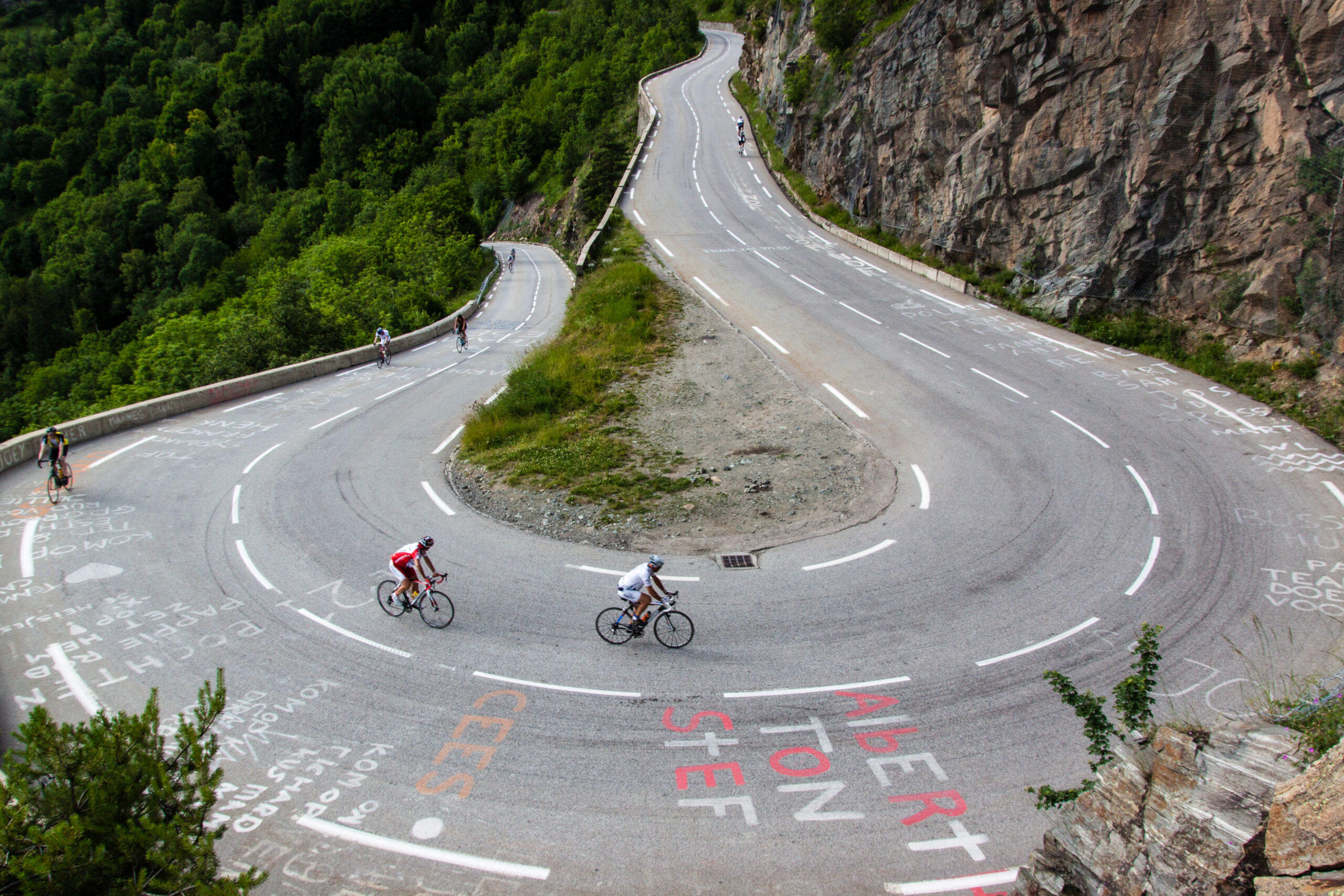 Alpe d&rsquo;Huez (CC BY 2.0 by Robbie Shade/Flickr)