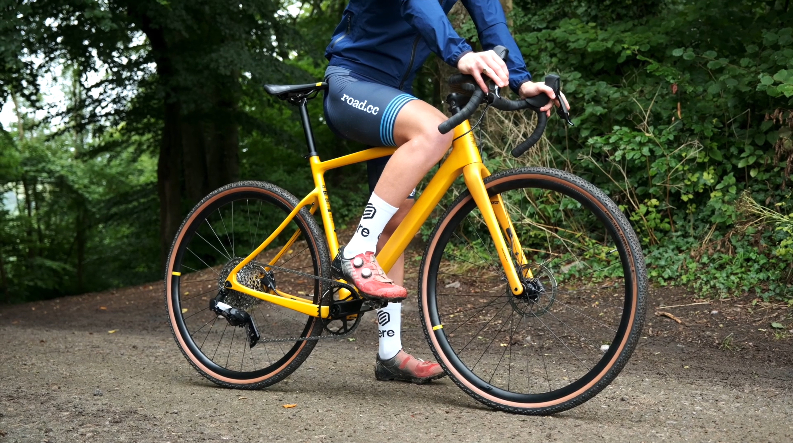 2024 road bike vs gravel bike boardman adv 9.2