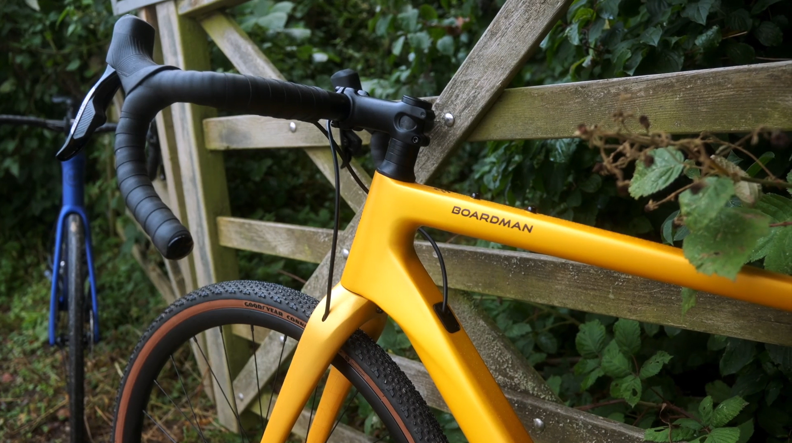 2024 road bike vs gravel bike boardman adv 9.2 head tube