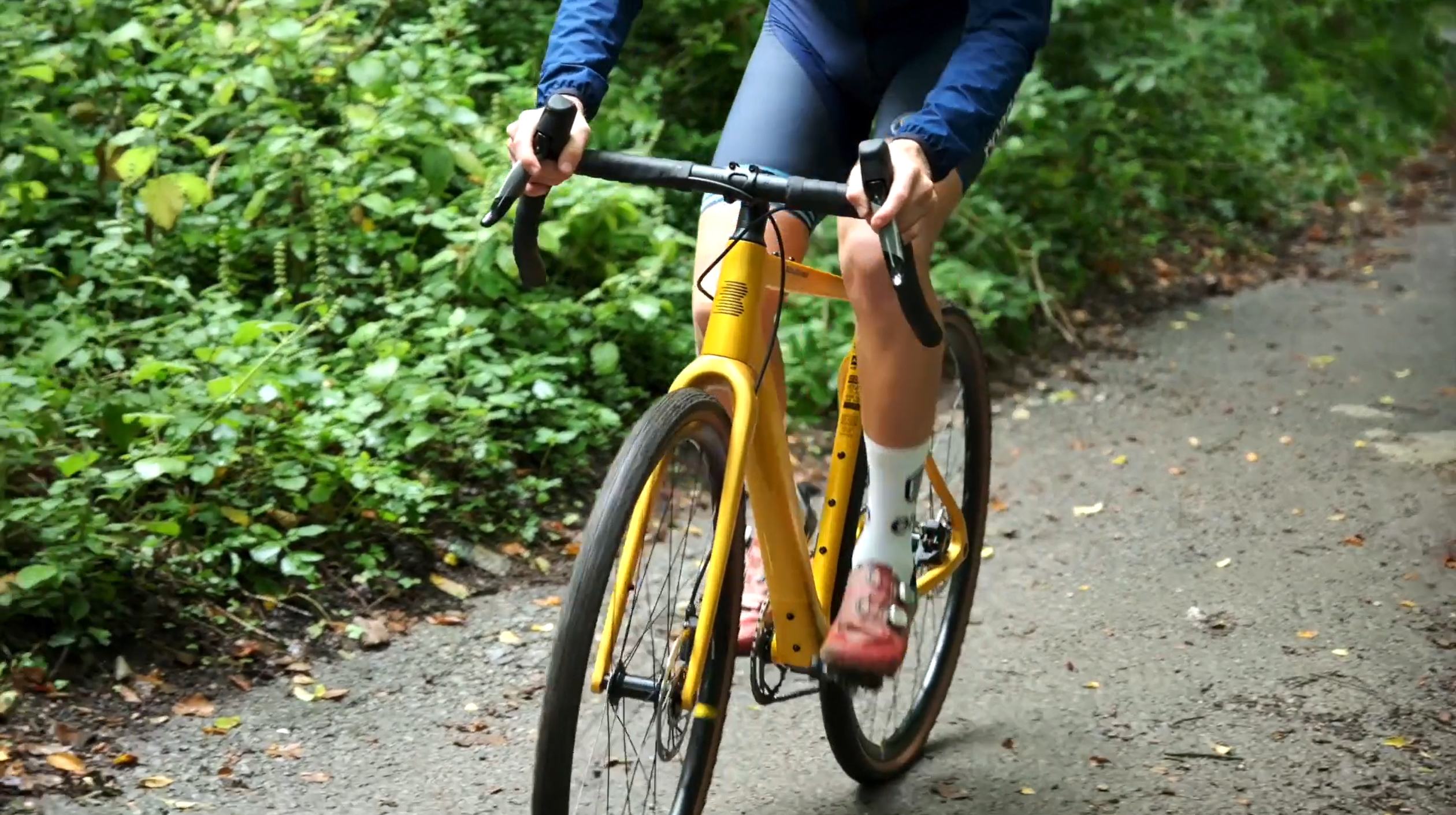 2024 road bike vs gravel bike front