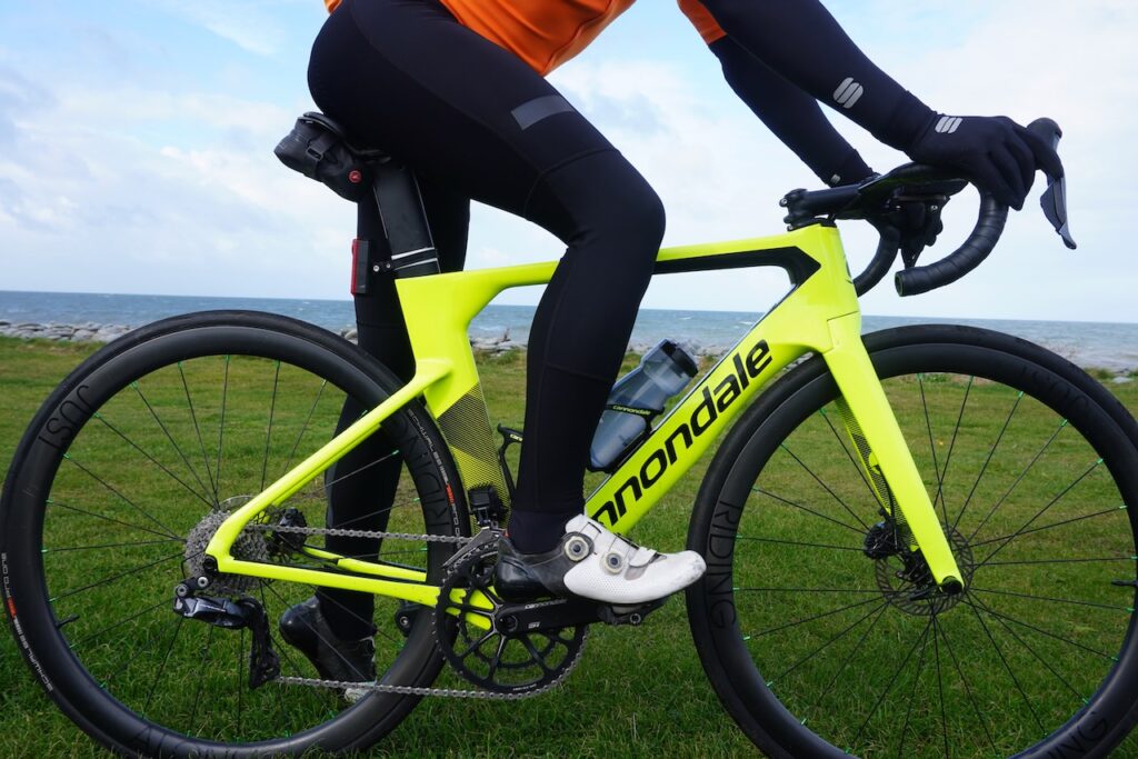 2022 Albion Winter Tights onbike