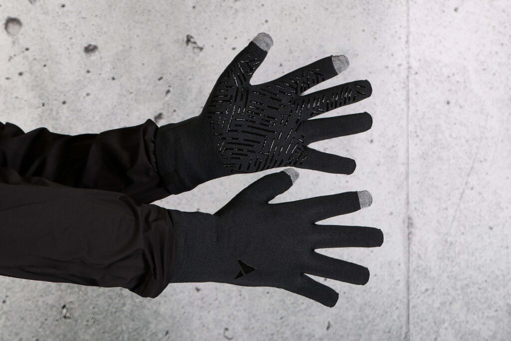 2023 Altura All Roads Waterproof Gloves.jpg