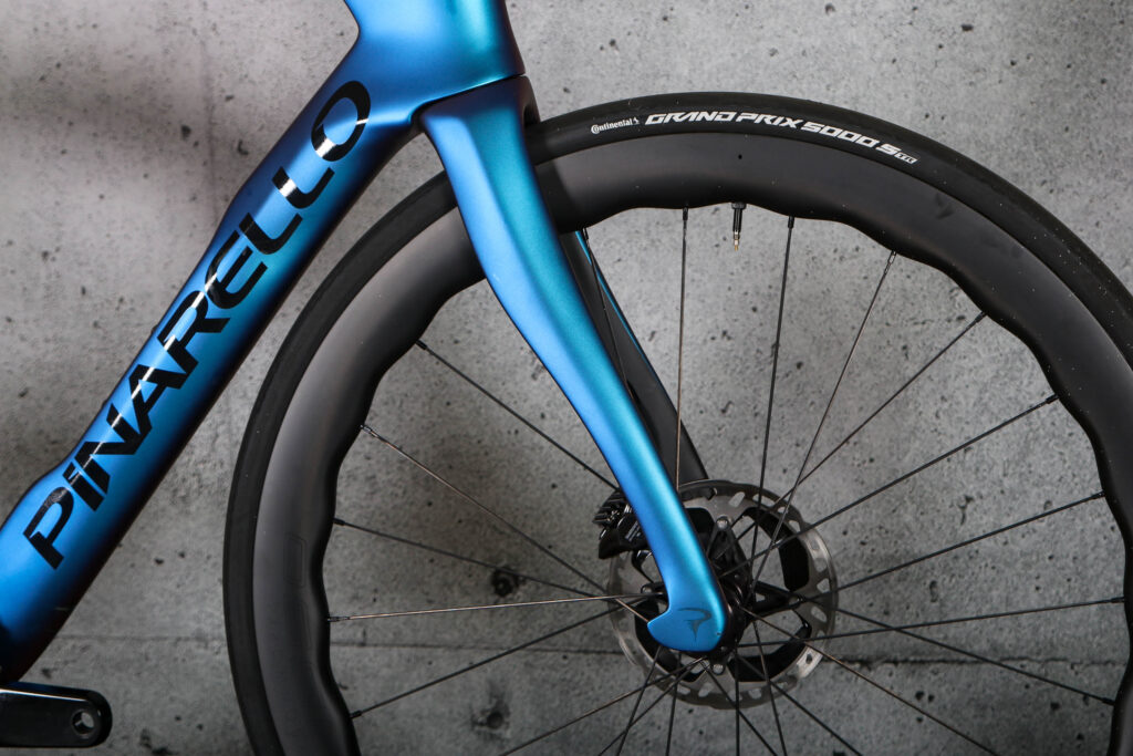 2024 Pinarello Dogma F Dura Ace Di2 &ndash; fork.jpg