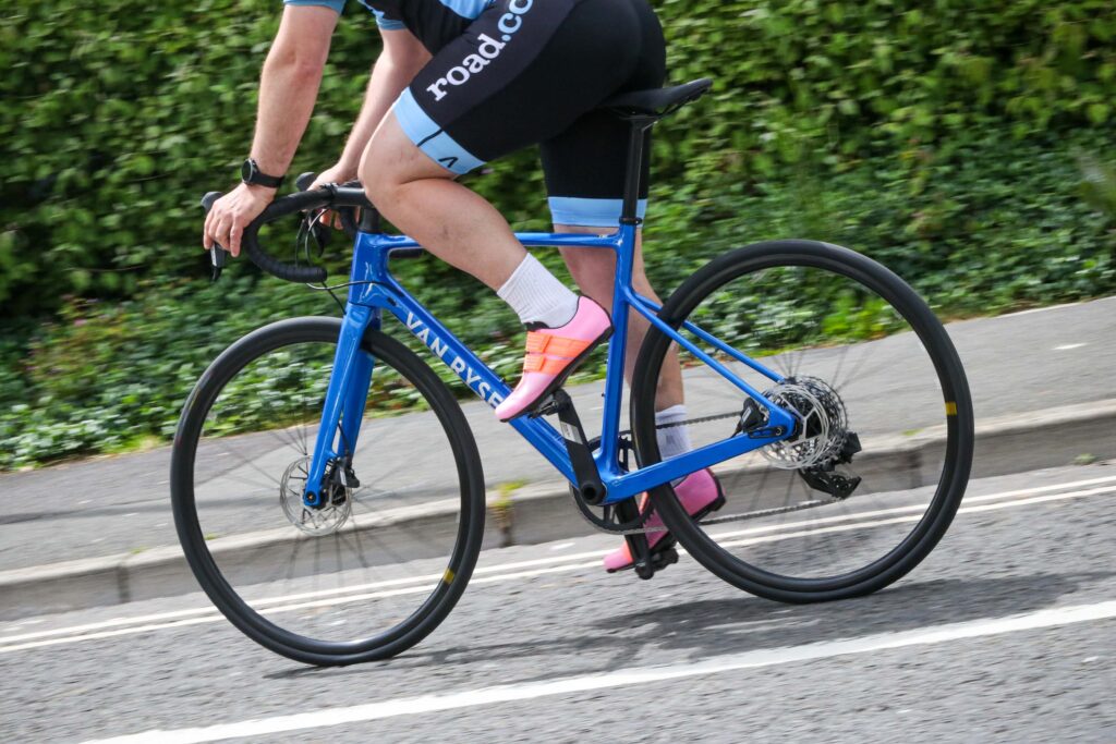2024 Van Rysel NCR CF Apex &ndash; riding 4.jpg