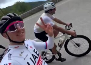 Tadej Pogačar enjoys hangover ride and focaccia with F1 star Carlos Sainz (Instagram)