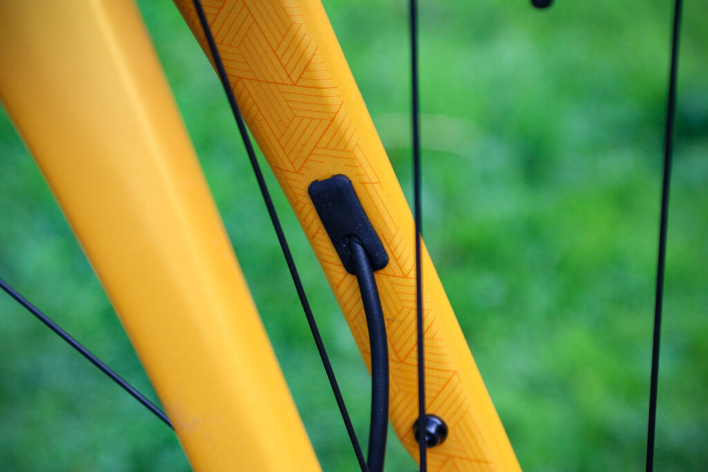 2024 Boardman ADV 9.2 Carbon &ndash; fork detail 2.jpg