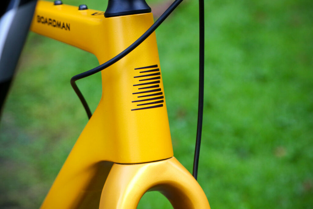 2024 Boardman ADV 9.2 Carbon &ndash; head tube badge.jpg