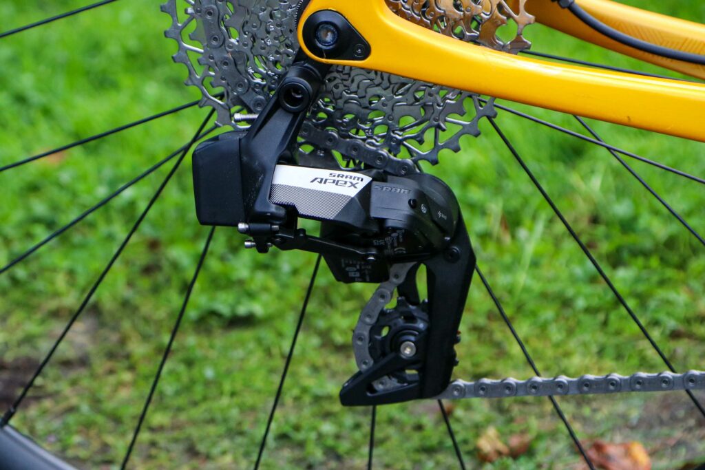 2024 Boardman ADV 9.2 Carbon &ndash; rear mech.jpg