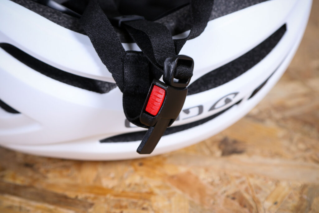2024 Giro Isode MIPS II Helmet – clip.jpg