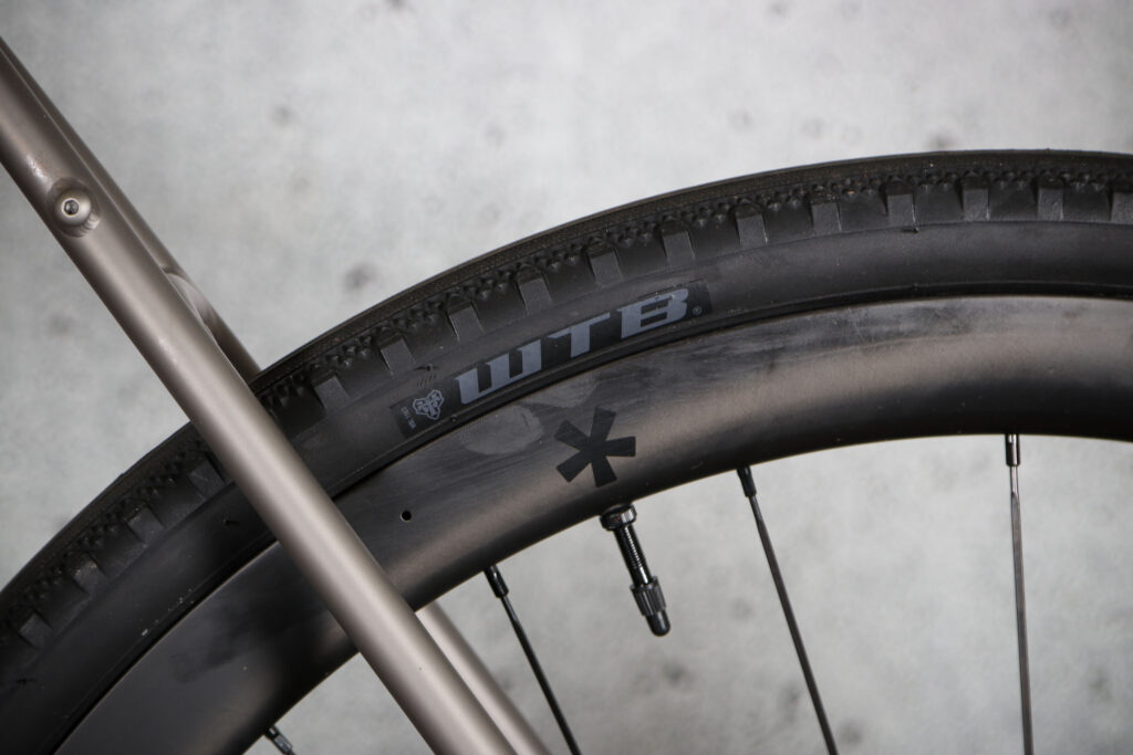 2024 Gloria All-Road Titanium – tyre and rim 2.jpg