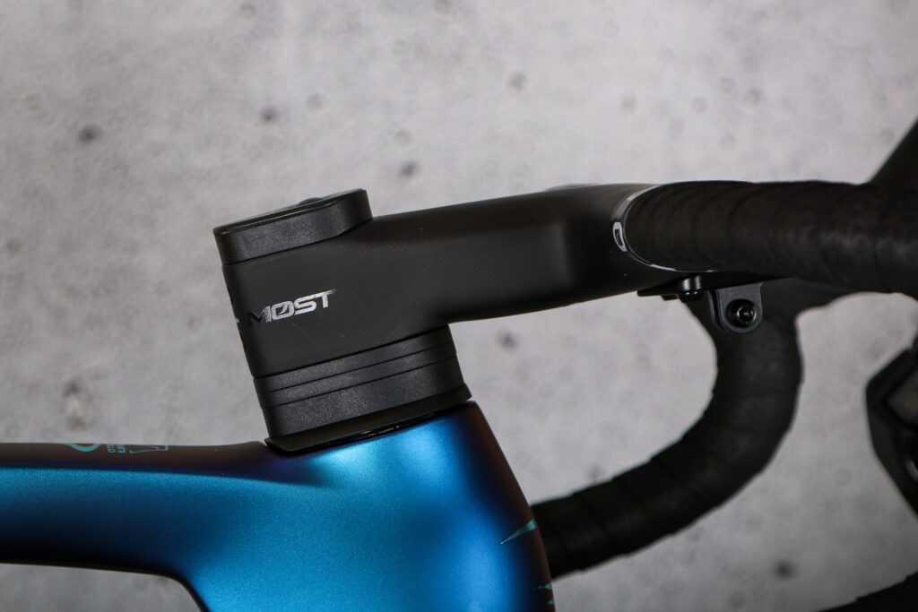 2024 Pinarello Dogma F Dura Ace Di2 – stem and spacers.jpg