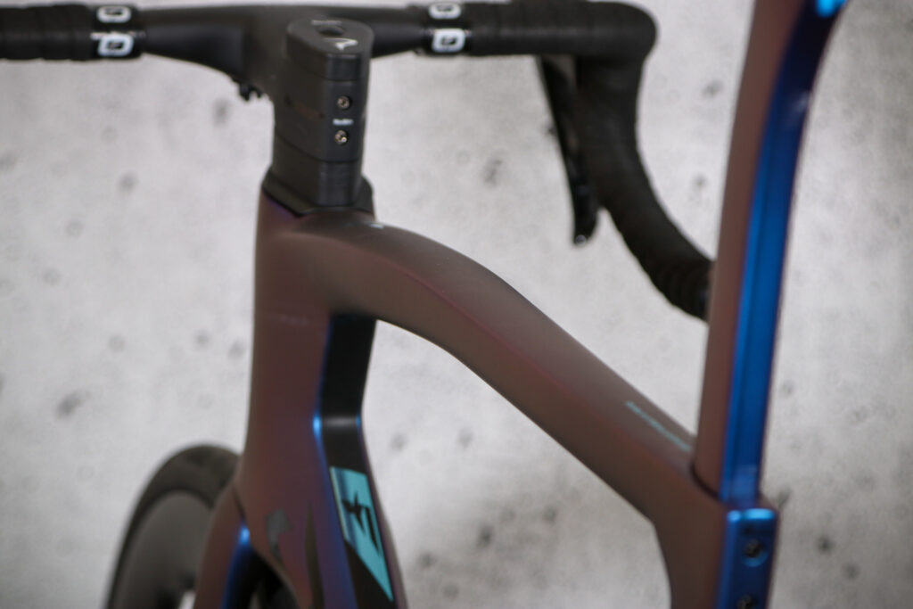 2024 Pinarello Dogma F Dura Ace Di2 – top tube profile.jpg