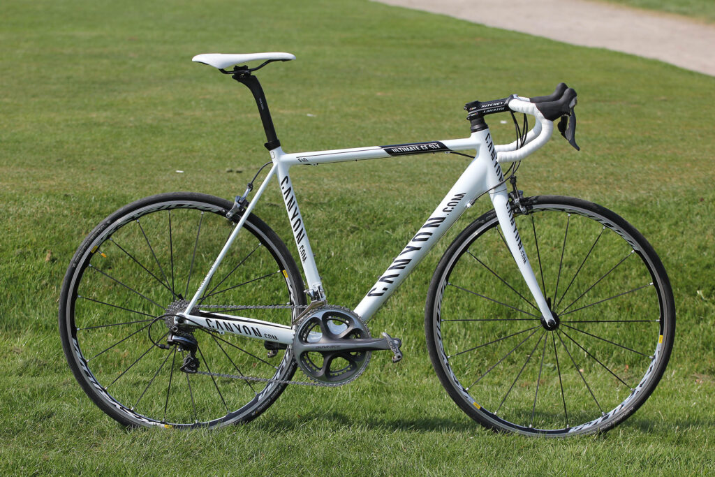 Canyon Ultimate CF SLX 9 full bike