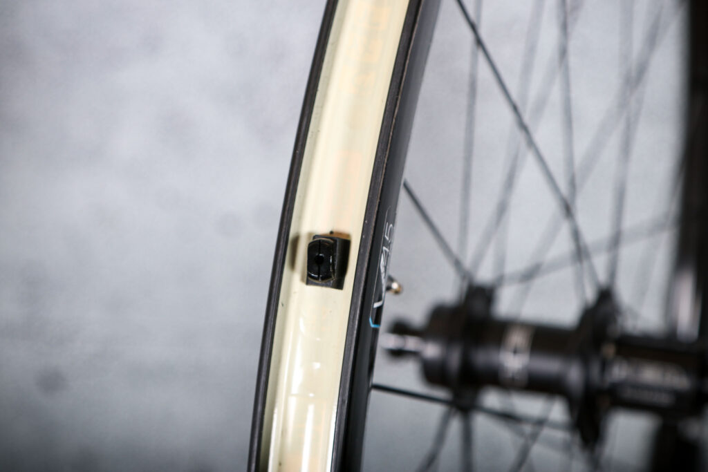 2024 HED Wheels Vanquish Pro V45 wheelset – rim bed 1.jpg