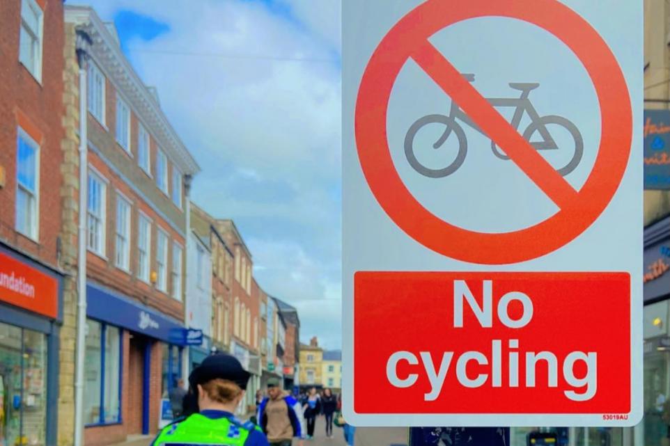 No cycling signs (Wiltshire Police)