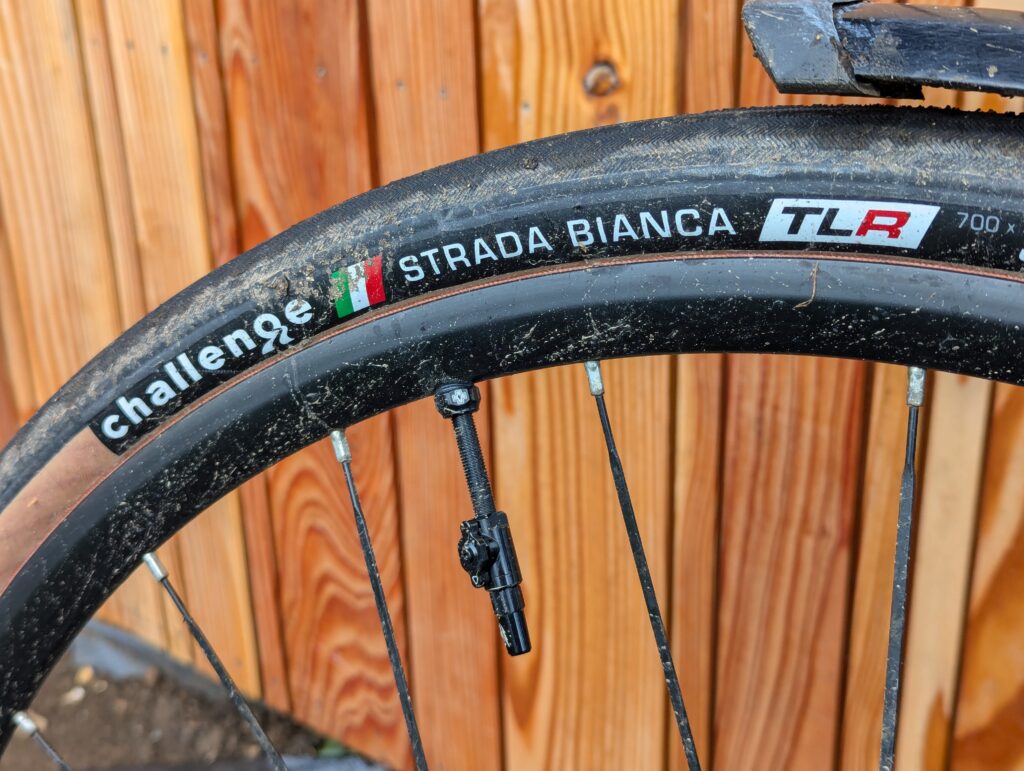 Challenge Strada Bianca Race V TLR 700×36 – fitted 2.jpg