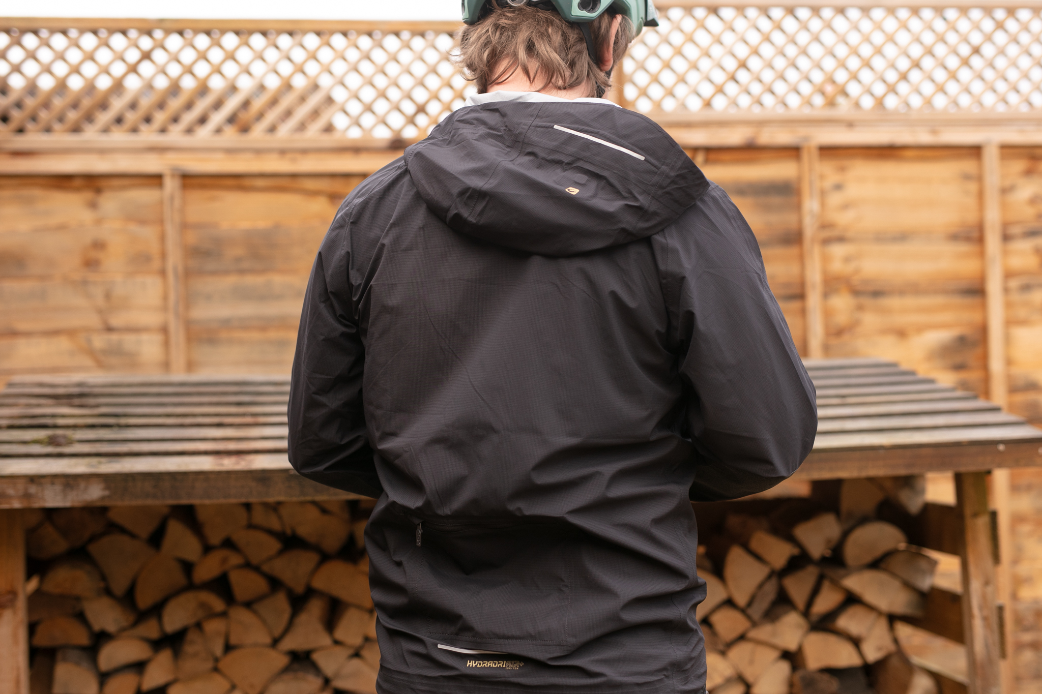 2026-leatt-hydradri-6.0-jacket-back.jpg
