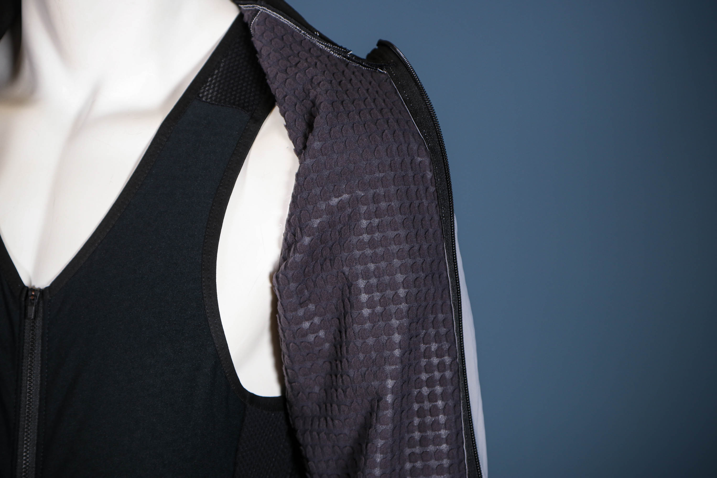 2026-Lusso-Paragon-Deep-Winter-Jacket-inside.jpg