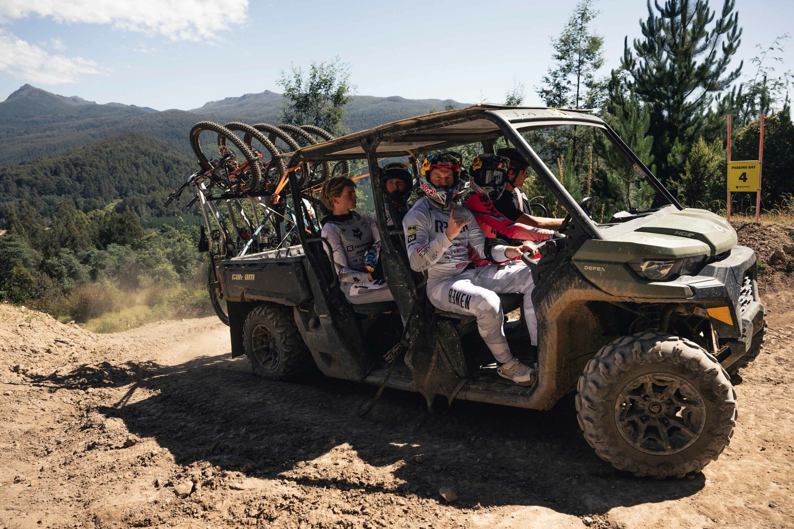 Aaron Gwin, Asa Vermette, Jackson Goldstone