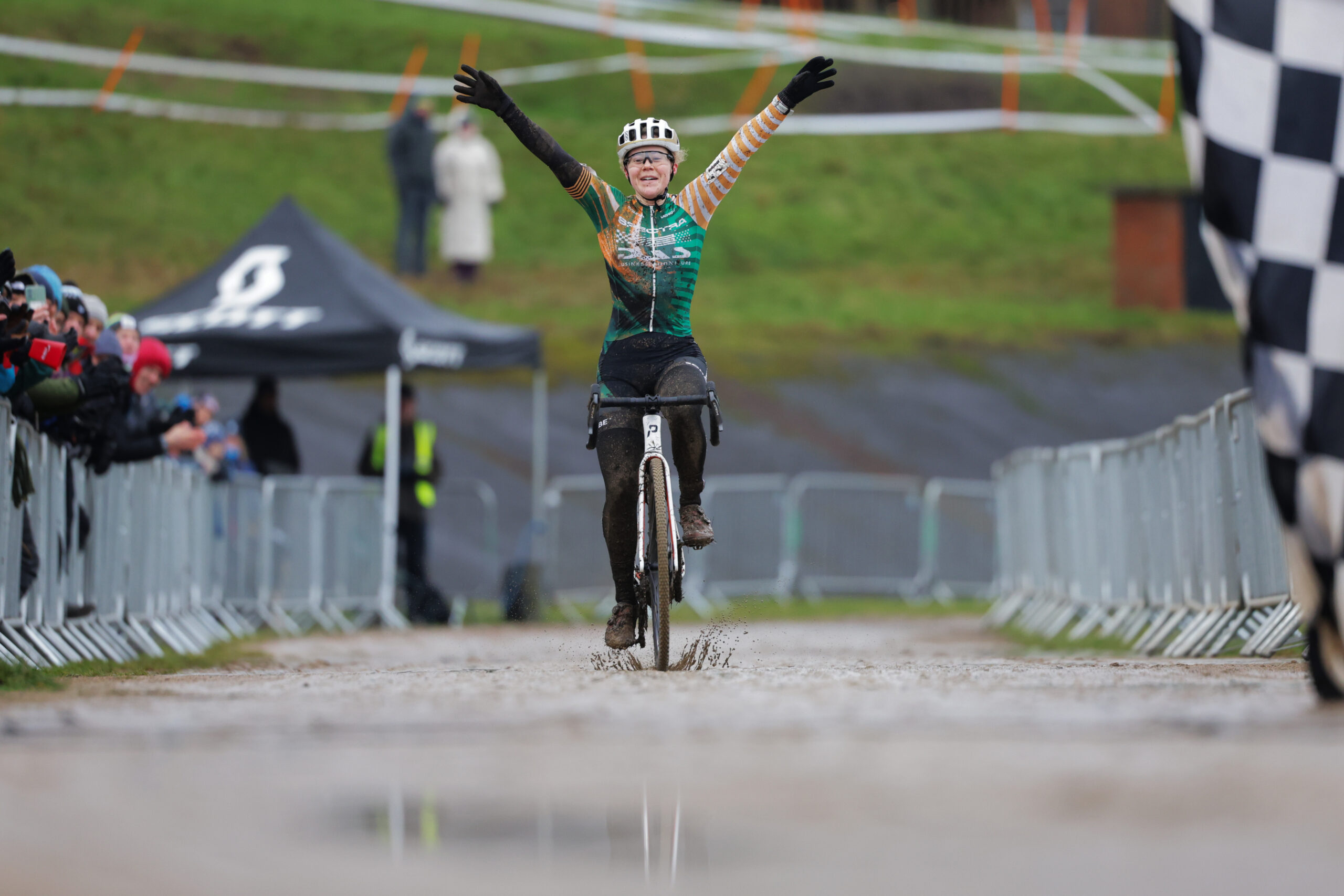 Anna Flynn wins the 2026 British cyclocross championships, South Shields