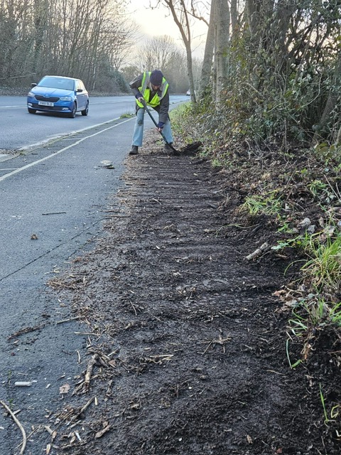 Cycle Lewes Quick Wins volunteers clearing cycle lanes