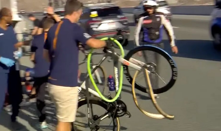 Fabio Jakobsen crashed as front tyre was completely torn from wheel rim in UAE Tour