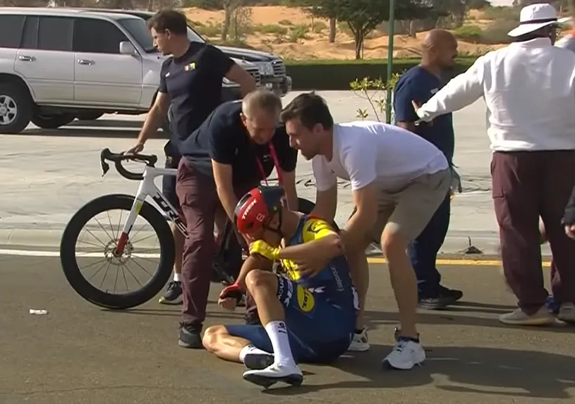 Jonathan Milan crashes at 2026 UAE Tour (credit: TNT Sports)