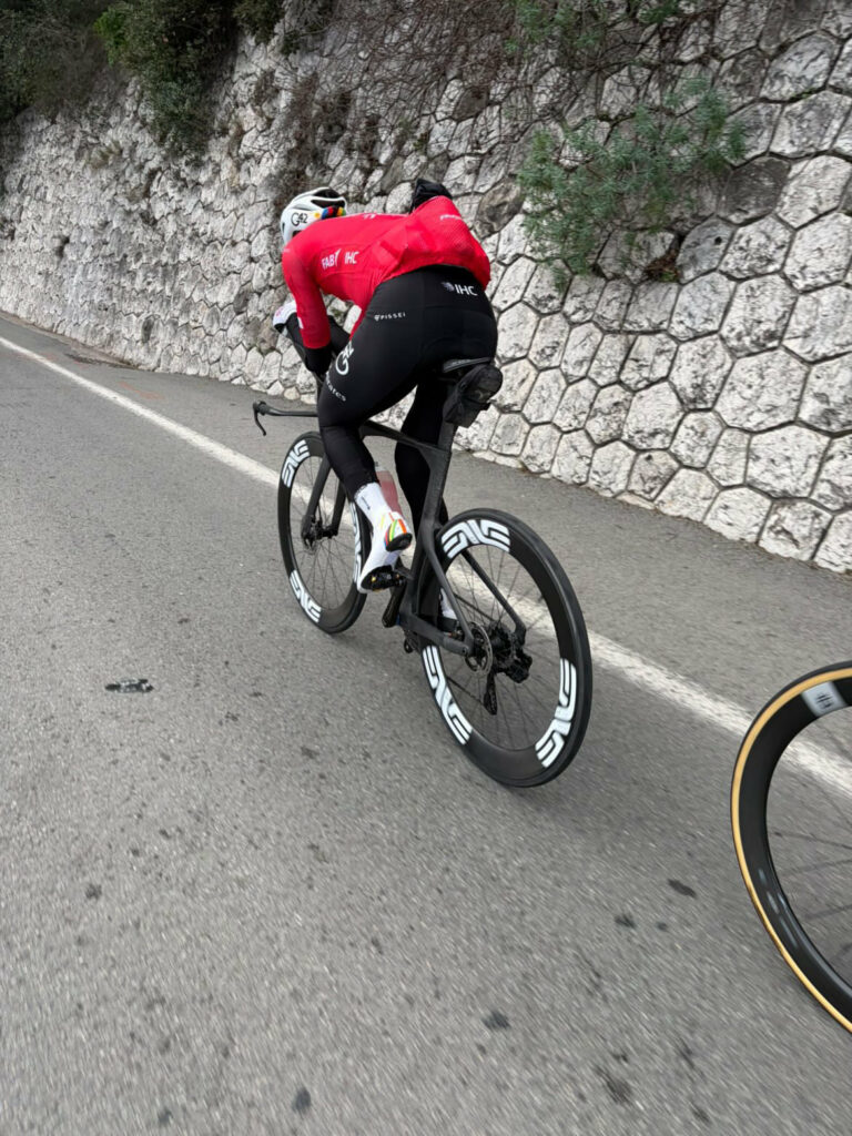 Pog testing new time trial bike