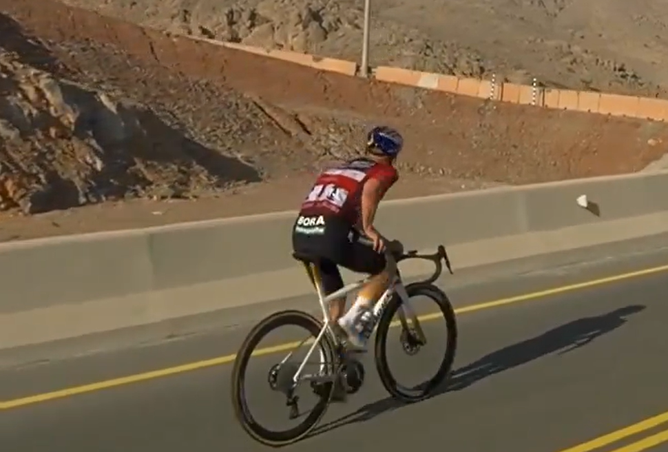 Remco struggling at UAE Tour