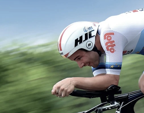 Victor Campenaerts in his visorless Adwatt