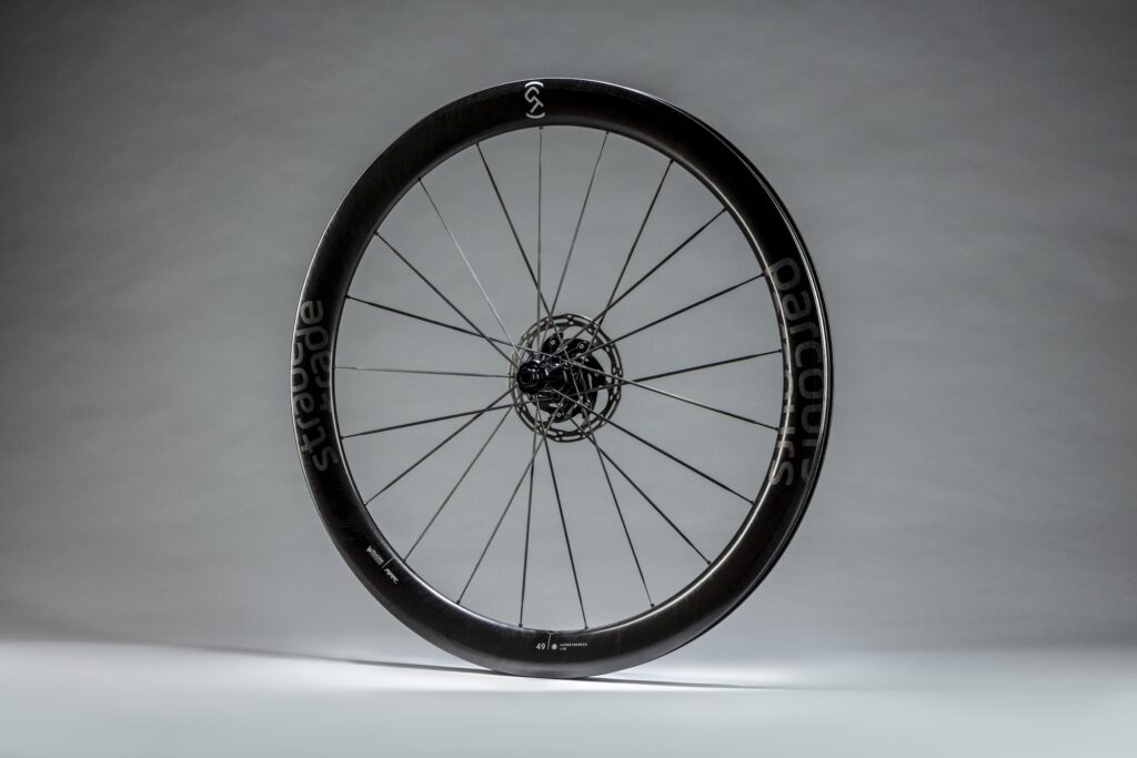 2026 Parcours Strade GT front wheel studio