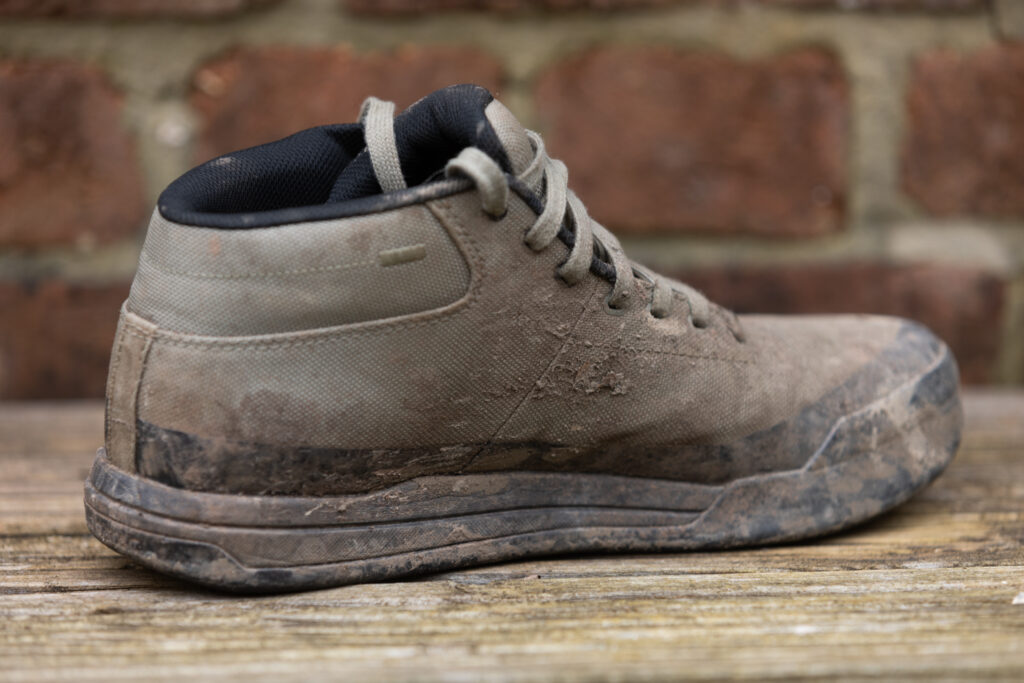 2026-fox-union-canvas-mid-top-inside.jpg