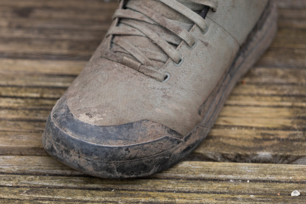 2026-fox-union-canvas-mid-top-toe.jpg