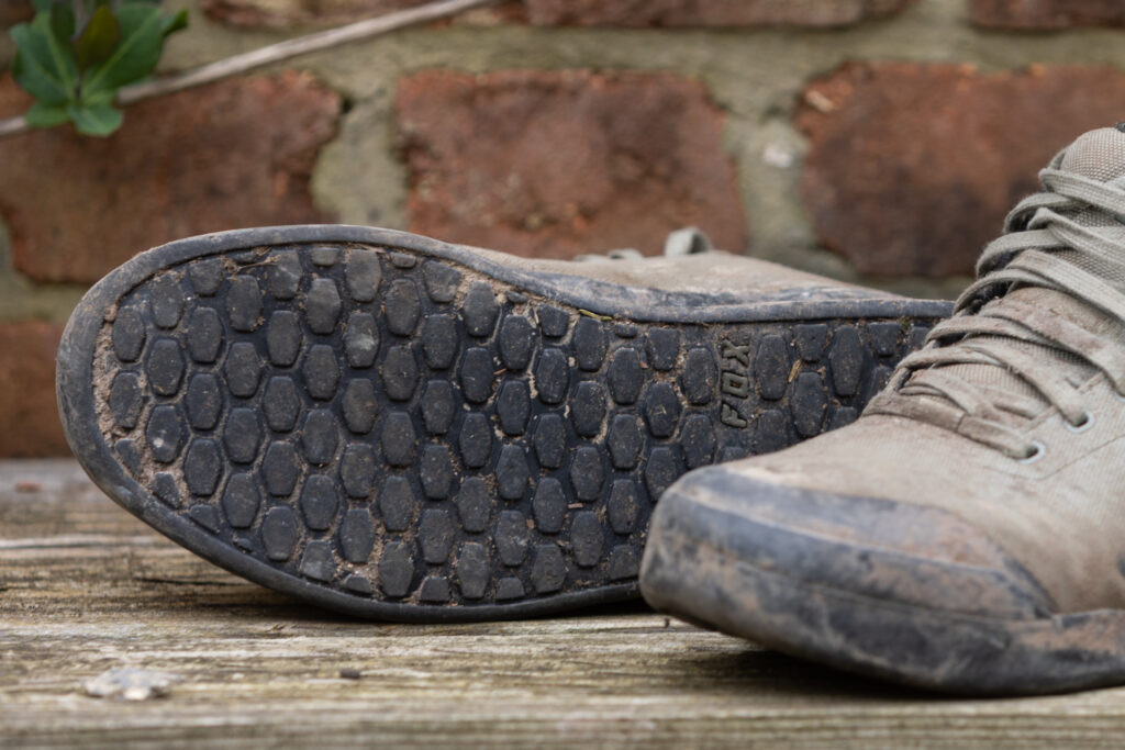 2026-fox-union-canvas-mid-top-tread.jpg